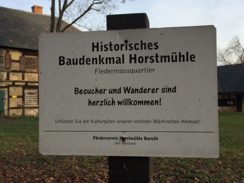 Aufschrift; Baudenkmal Horstmühle – Fledermausquartier